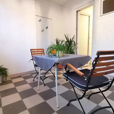 Ksenija Apartment *